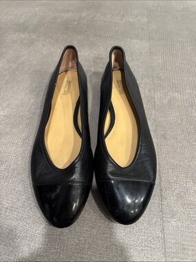 MICHAEL Michael Kors Black Leather Cap-Toe Ballet Flats Size 8